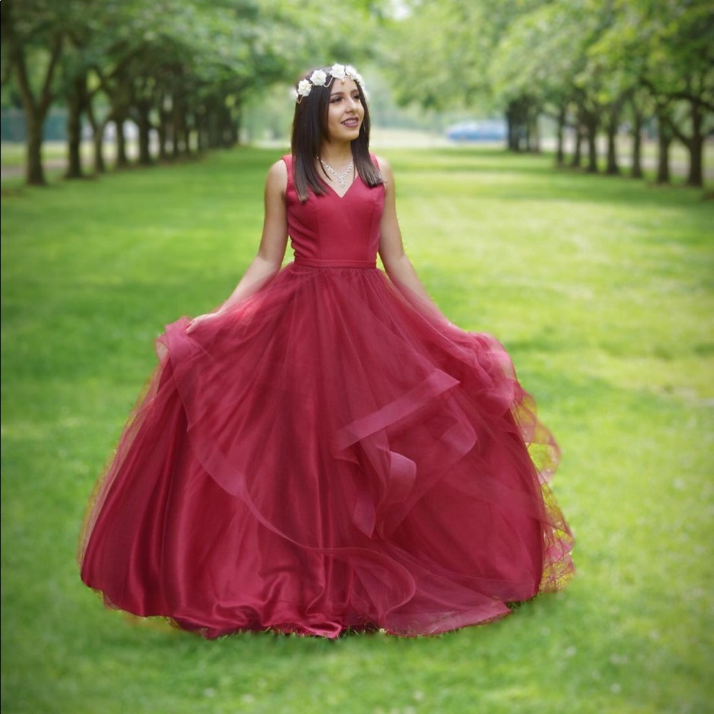 LET’S- V-Neck Burgundy Dress!   Size:XS